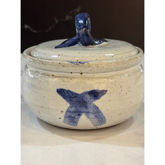 Studio pottery pot with lid speckled blue and white X marks the spot - Picture 2 of 5
